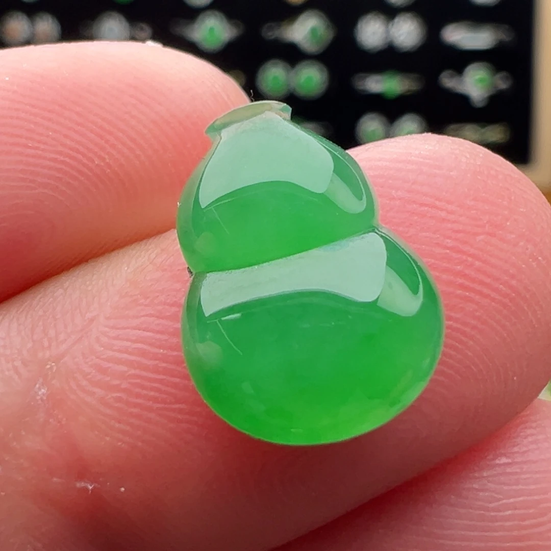 翡翠未镶嵌颈饰葫芦13.7