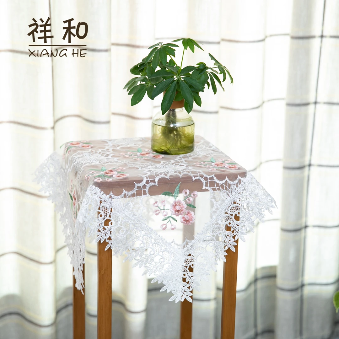 B006-2丝光线（60CM方/个）白色桃花水溶花边盖巾