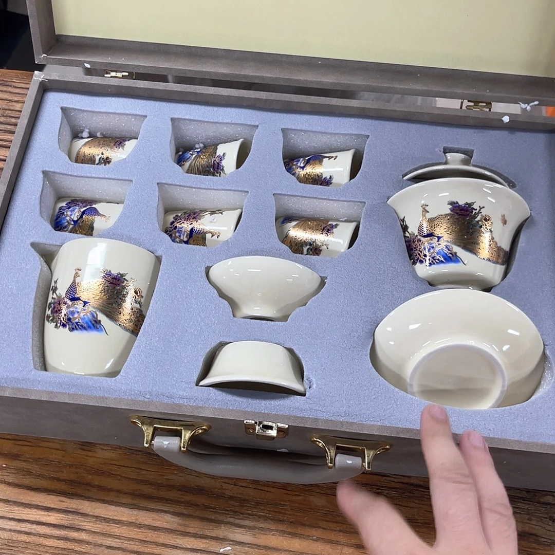 孤品茶具套装等。