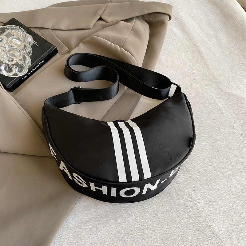 腋下ins健身饺子手机袋单肩新款骑行包女生斜挎