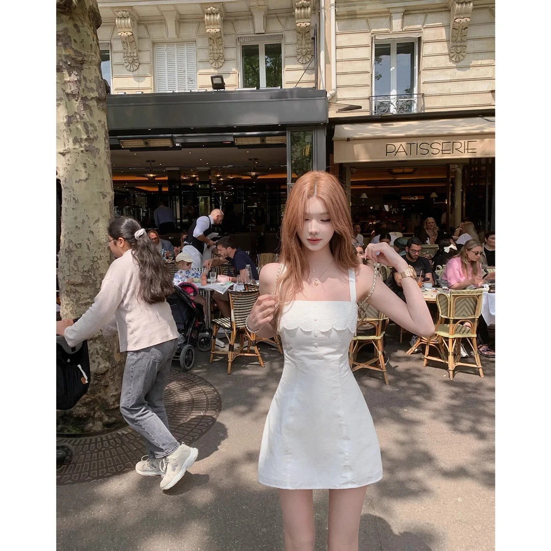 【盛夏恋与白】法式夏季新款露肩设计感方领单排扣吊带连衣裙女