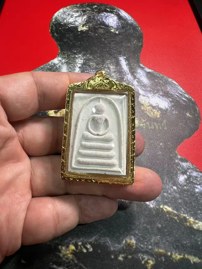 龙婆培少哈大富翁崇迪 理事贵模 印＋塔固 送庙盒泰牌工艺品