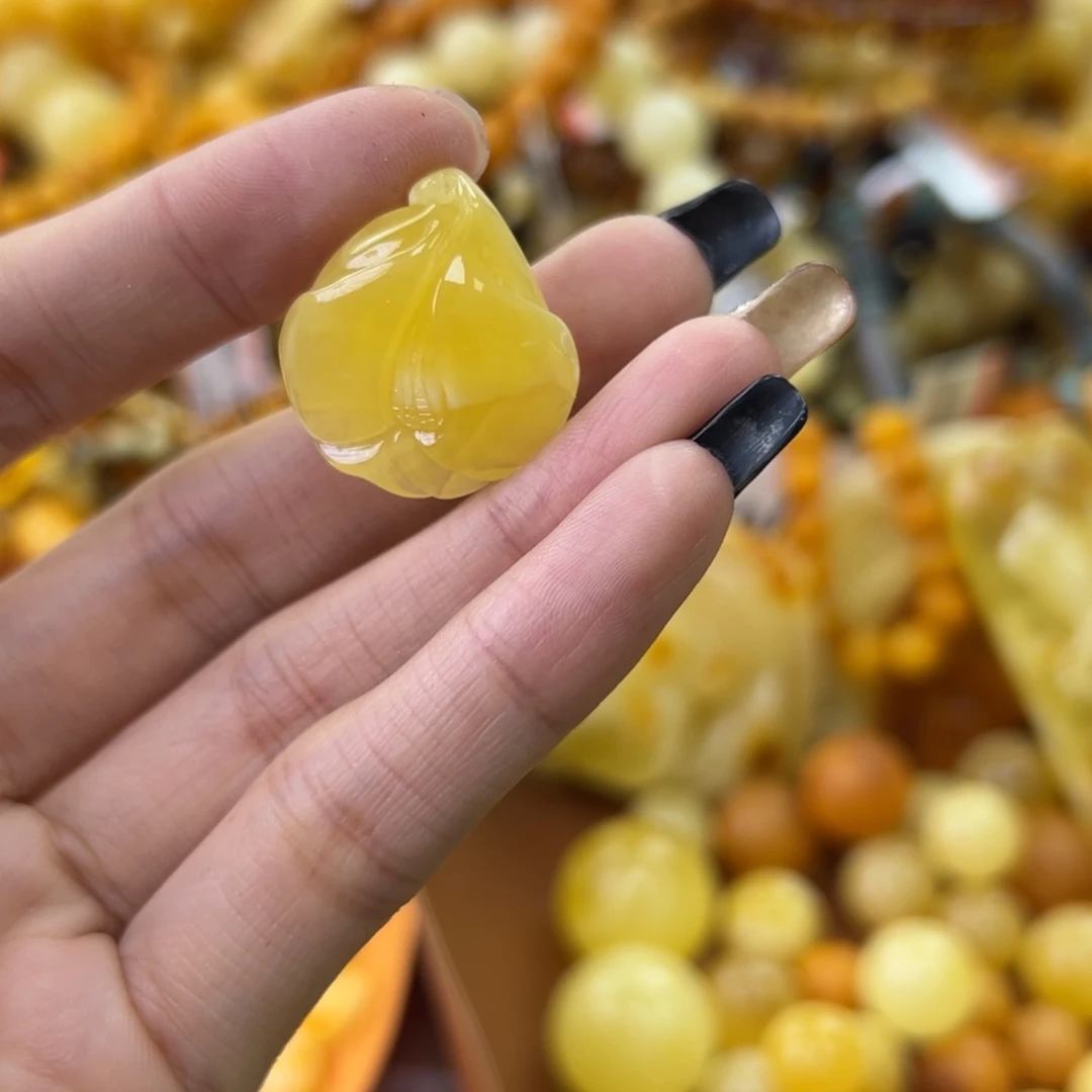 琥珀珠宝奇石未镶嵌