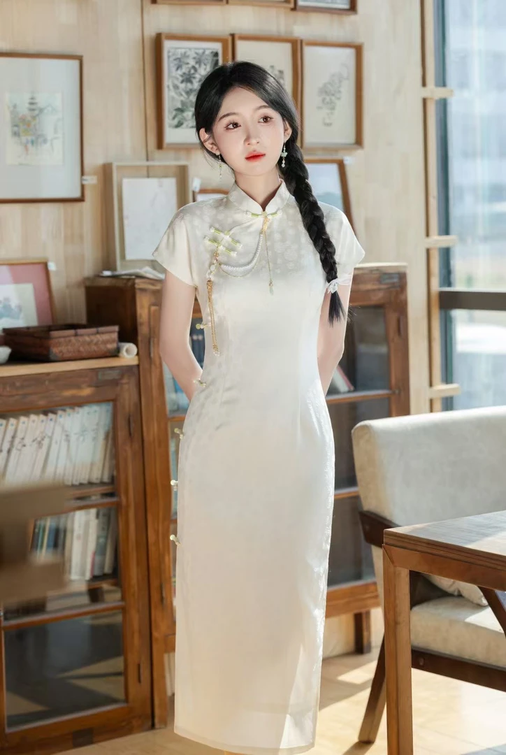 荷（白月光新款）醋酸缎面提花白色裙子（微胖女生长旗袍120）