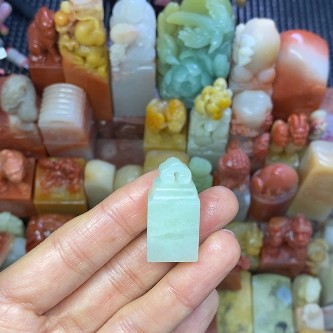 寿山石印石丹东晶