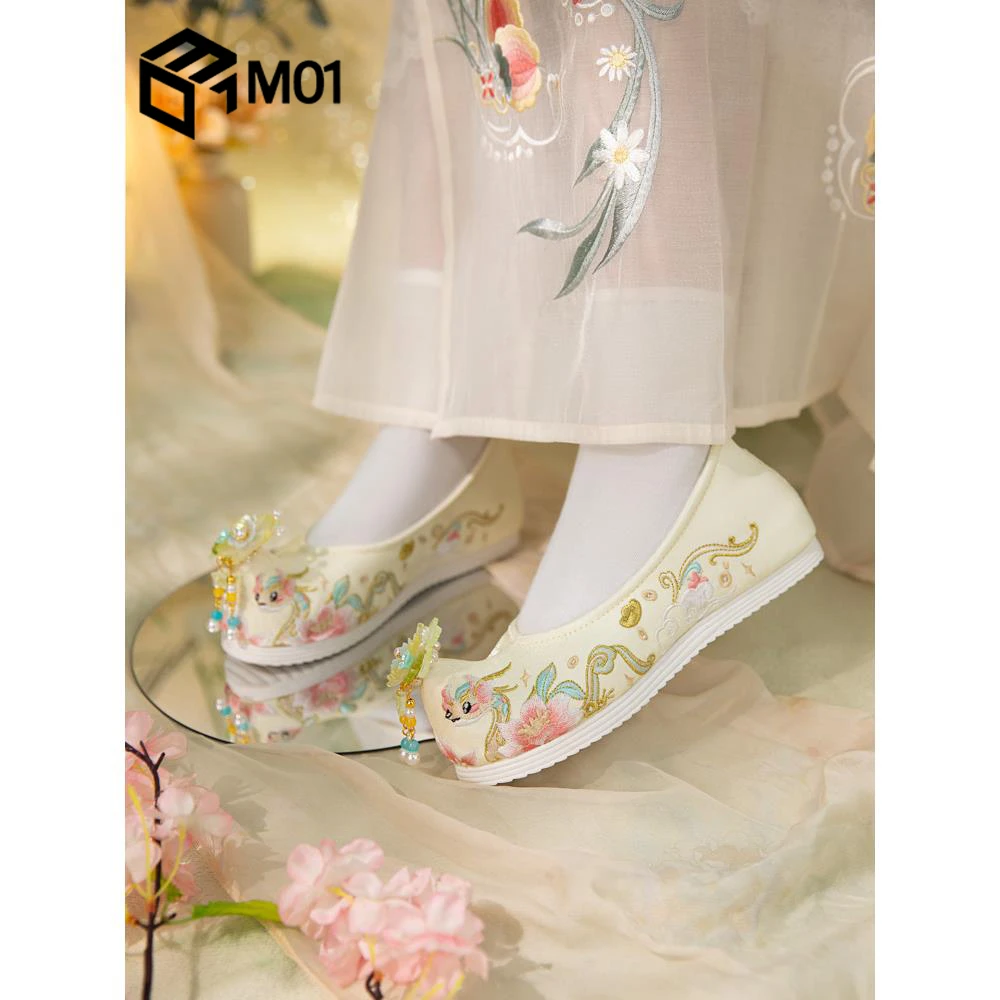 M01汉服鞋子夏季增高手工流苏翘头履古装鞋学生表演古风绣花单鞋