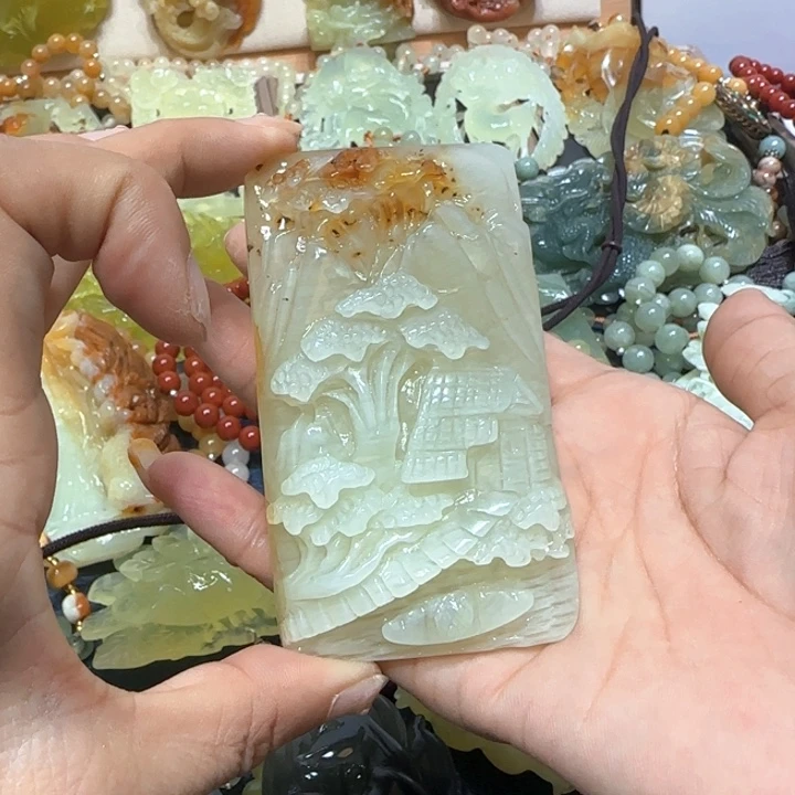 未镶嵌蛇纹石玉吊坠