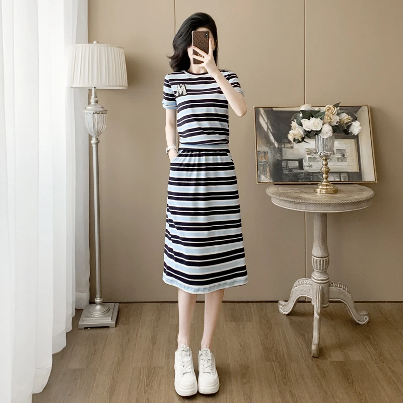 轻熟御姐休闲时尚套装女夏洋气减龄条纹短袖T恤开叉半身裙两件套