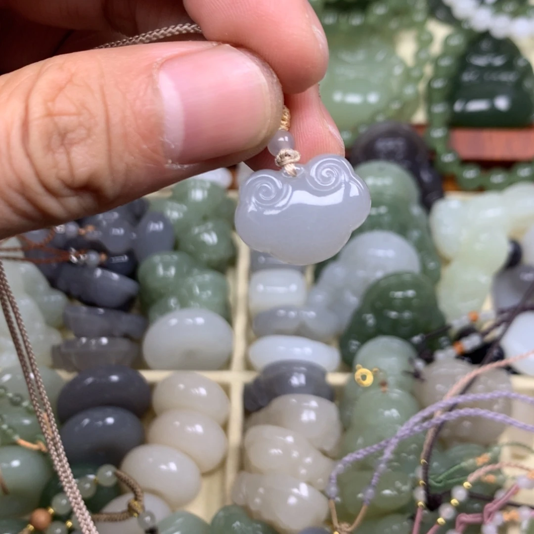 【闪购商品】颈饰未镶嵌和田玉