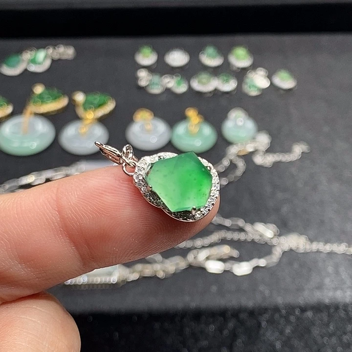 翡翠银S925镶嵌颈饰