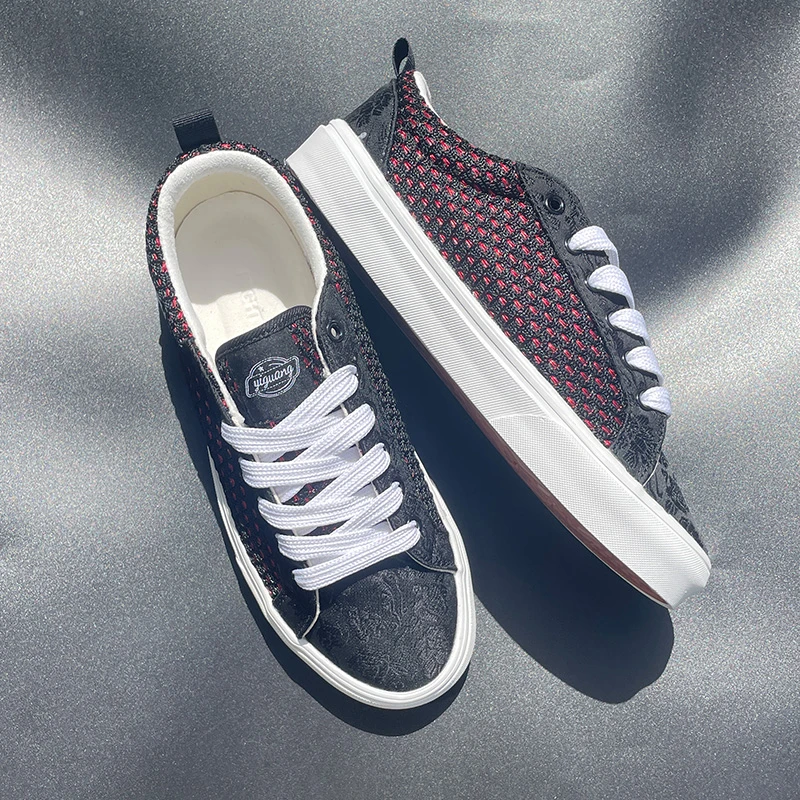 新款耐磨透气板鞋经典黑色休闲板鞋男士学生小黑鞋休闲鞋低帮时尚