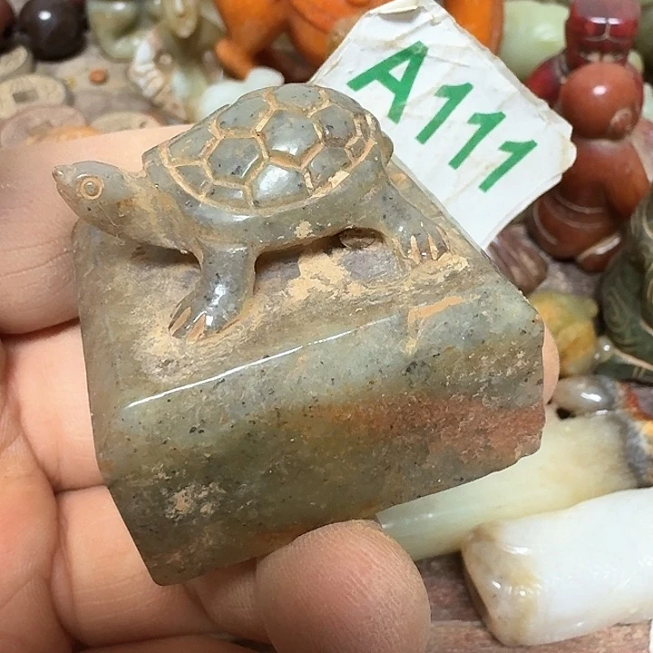 和田玉颈饰未镶嵌鼎*