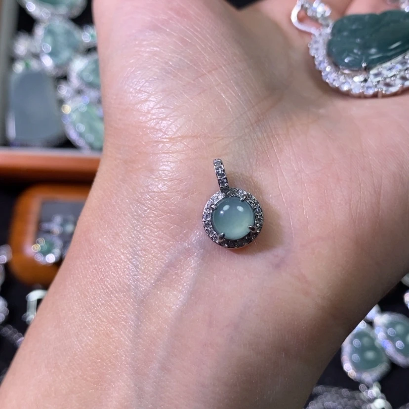 【闪购商品】翡翠颈饰未镶嵌天然