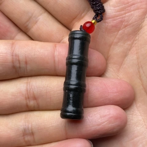 M***江和田玉未镶嵌颈饰