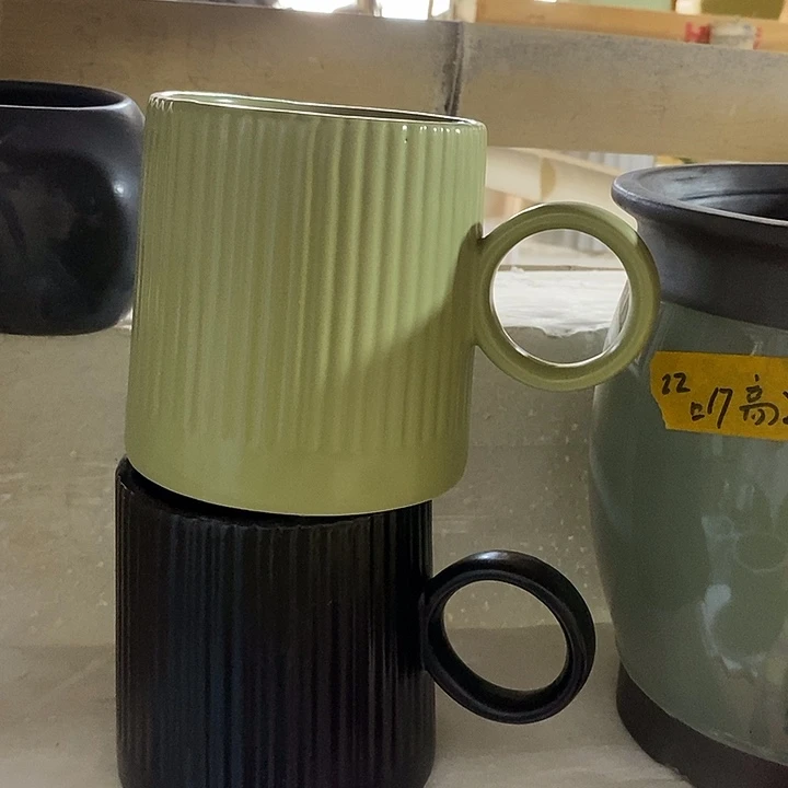 陶盆有孔 瑕疵针孔漏釉介意勿拍外口 10外高11