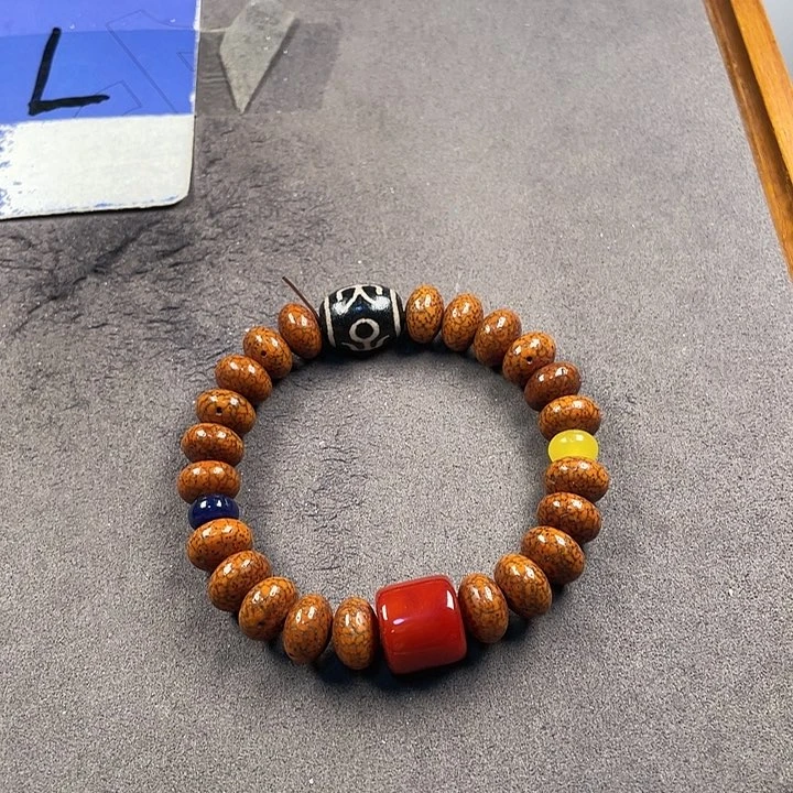 【闪购商品】吊坠椰蒂星月