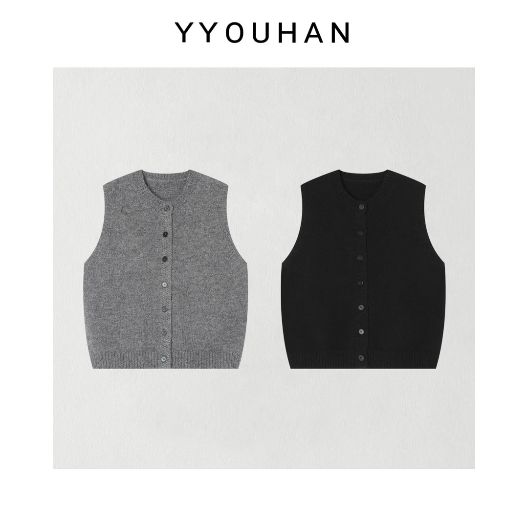 月月 2026春季新款小众设计极简单排扣无袖针织马甲 2601D38