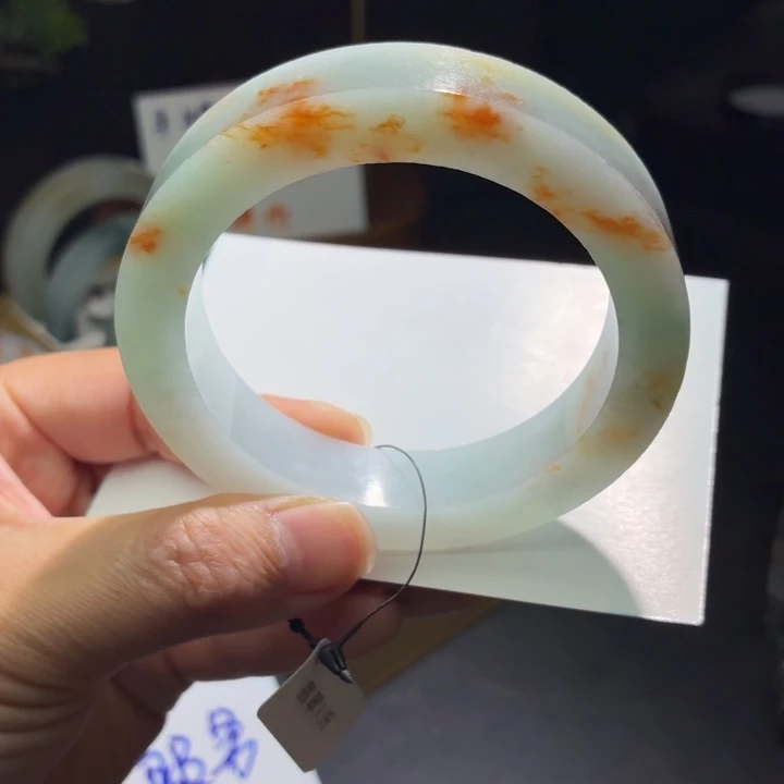 定制翡翠未镶嵌翡翠手镯