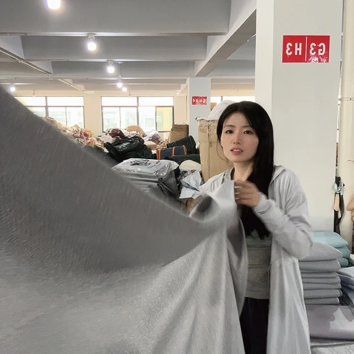 织物灰色凉感点点180*209凉席