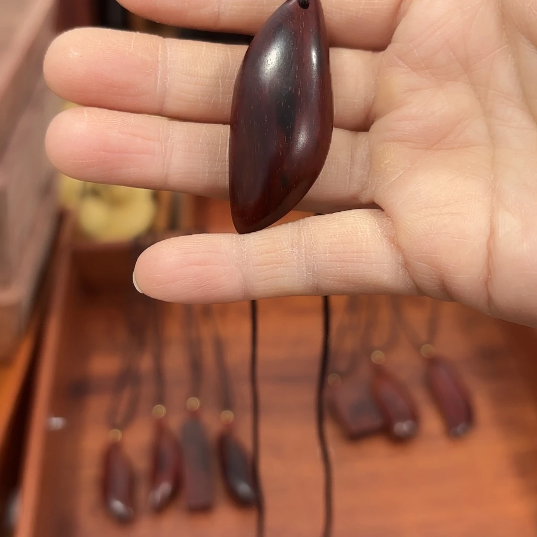 六***六木木福利檀香紫檀挂件