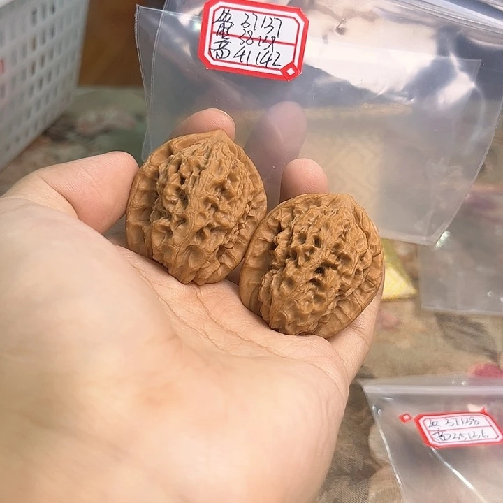 文玩核桃吊坠非嫁接马老四