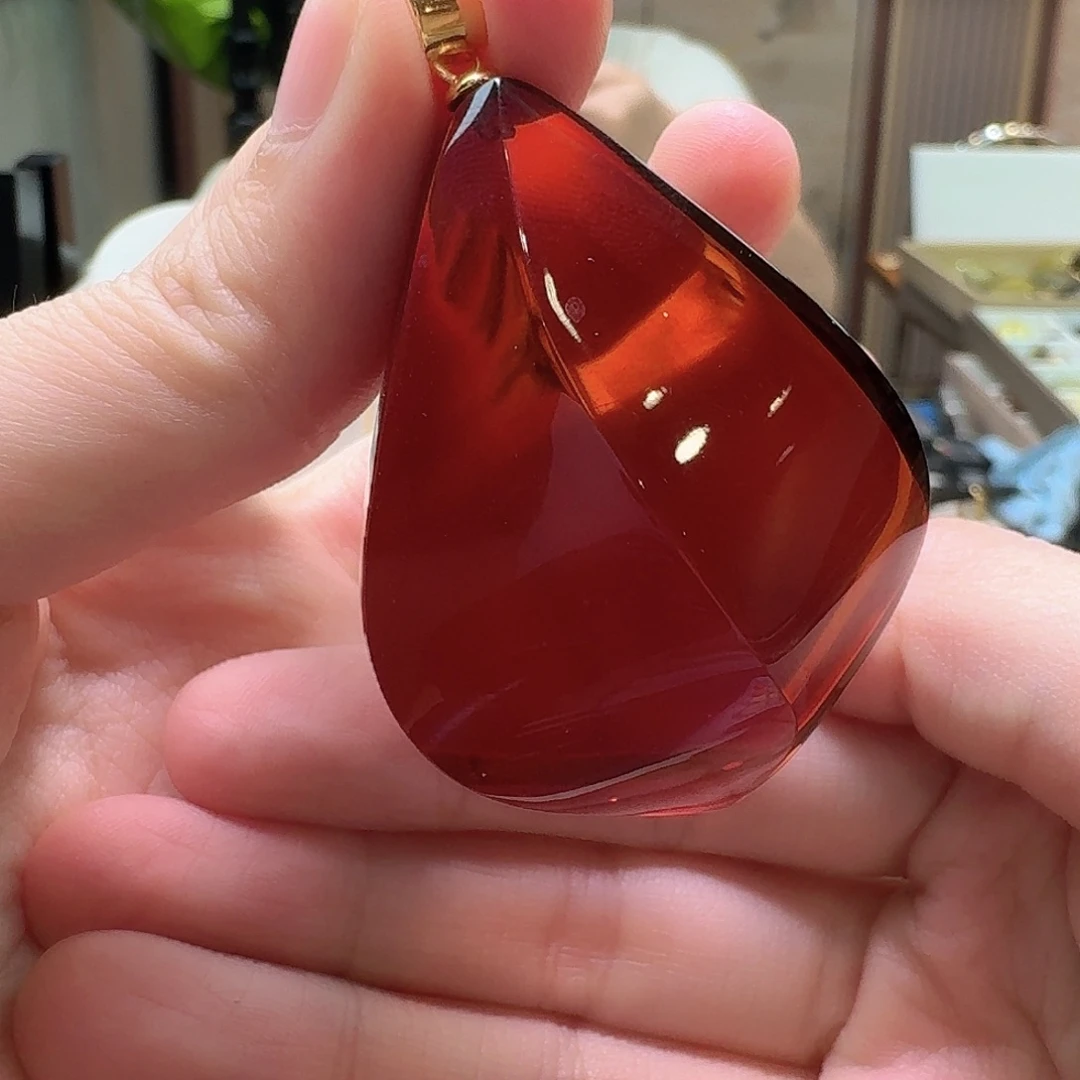 琥珀未镶嵌颈饰吊坠