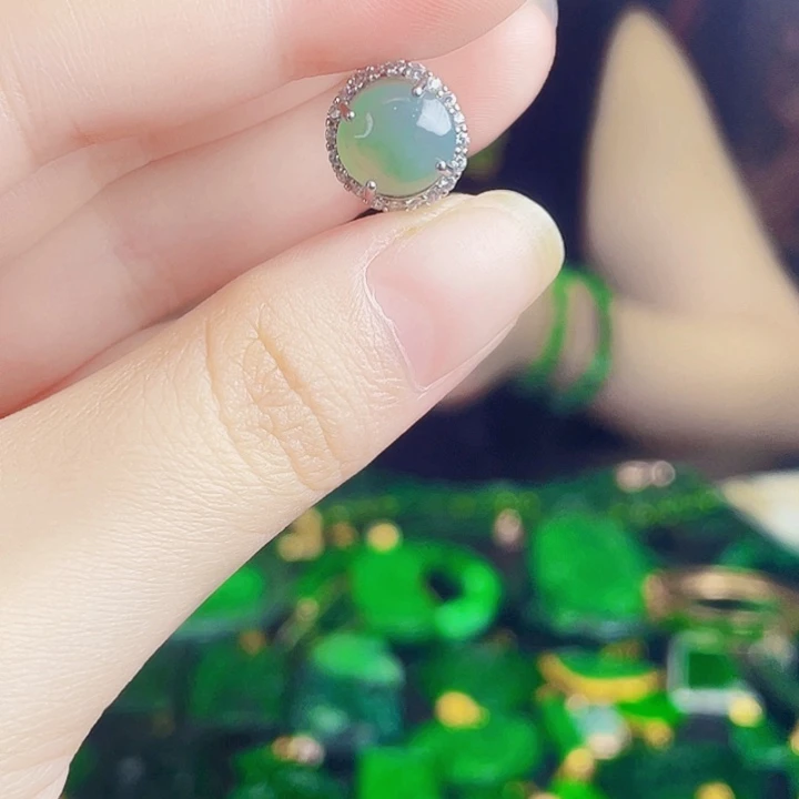 颈饰未镶嵌翡翠多样性
