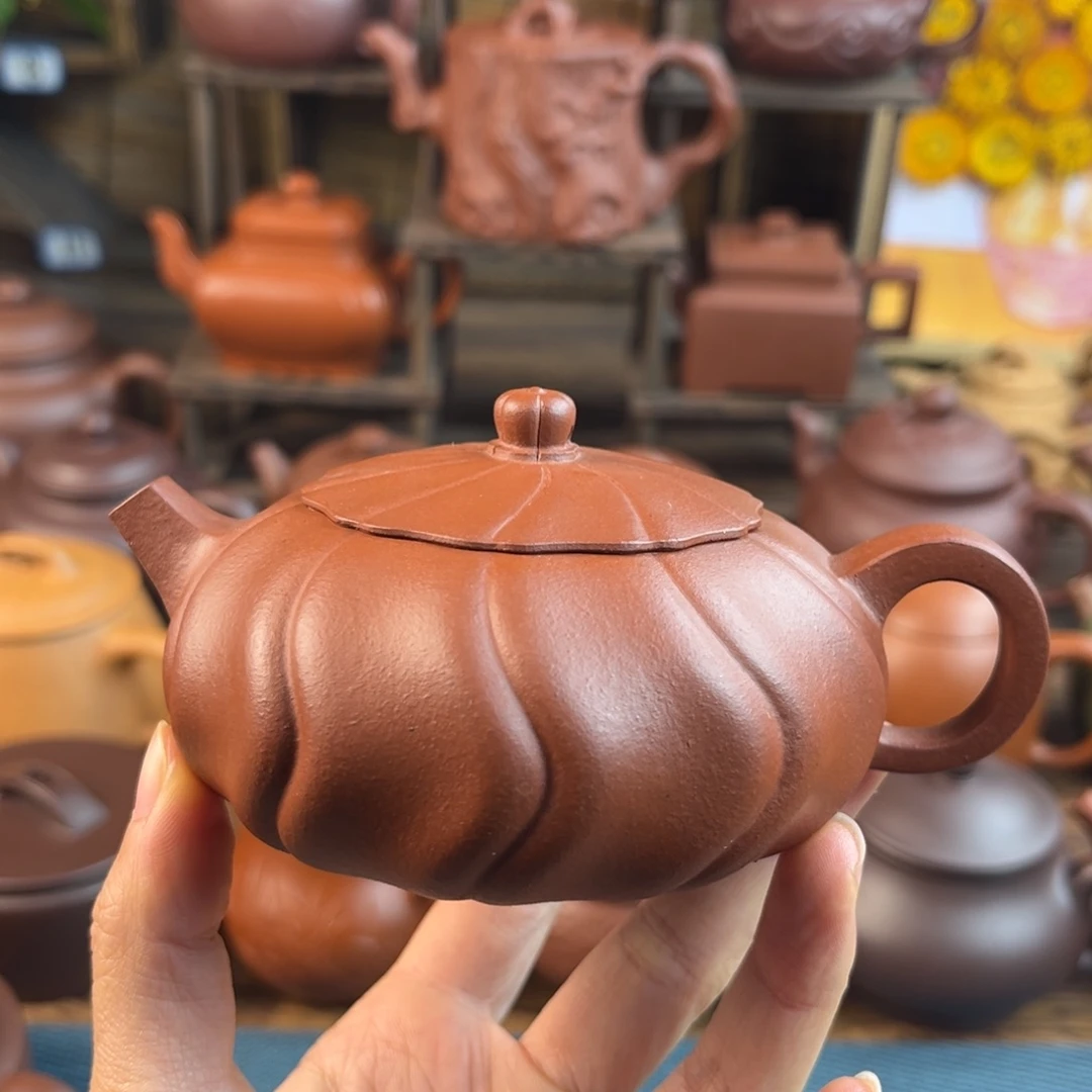 紫砂茶壶手工制作工艺精湛