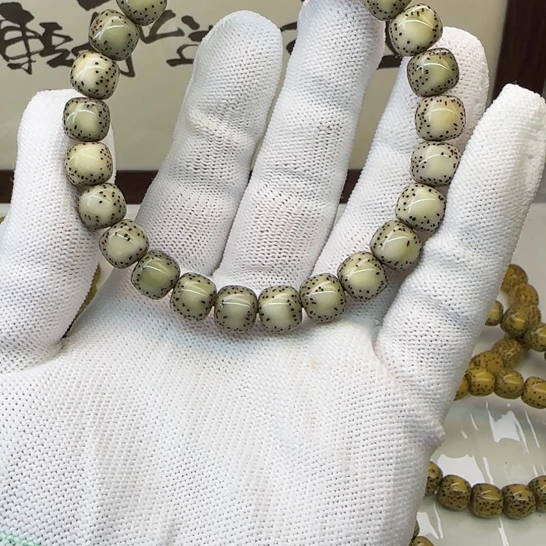 星月菩提手串卡9.5糯冰绿侧留白