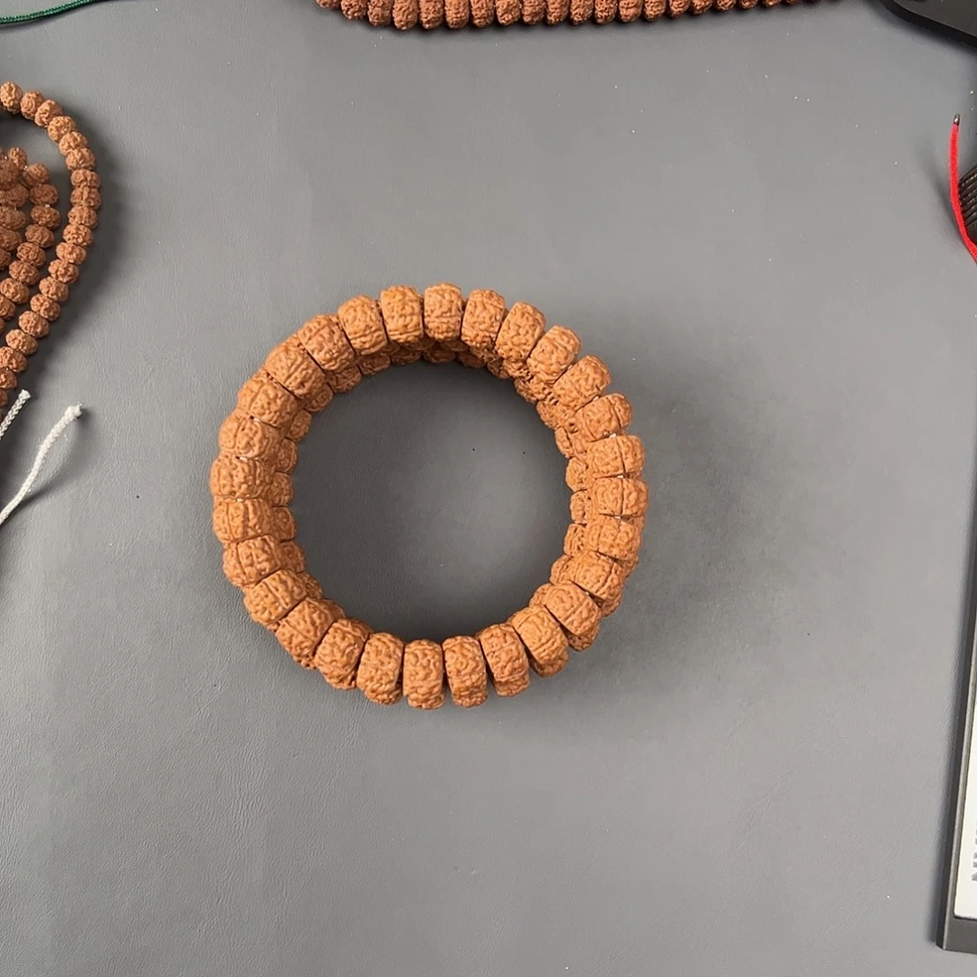 洒***脱金刚菩提吊坠老树王手串