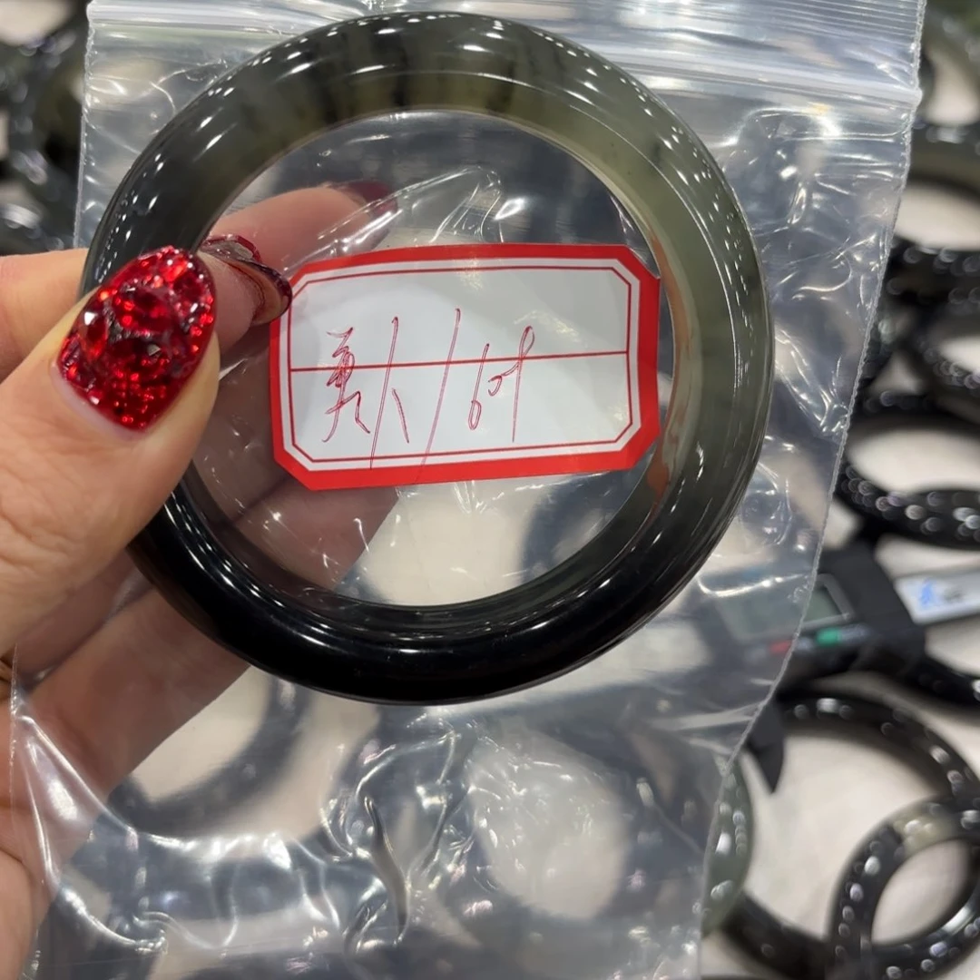 岫玉手镯未镶嵌A****人