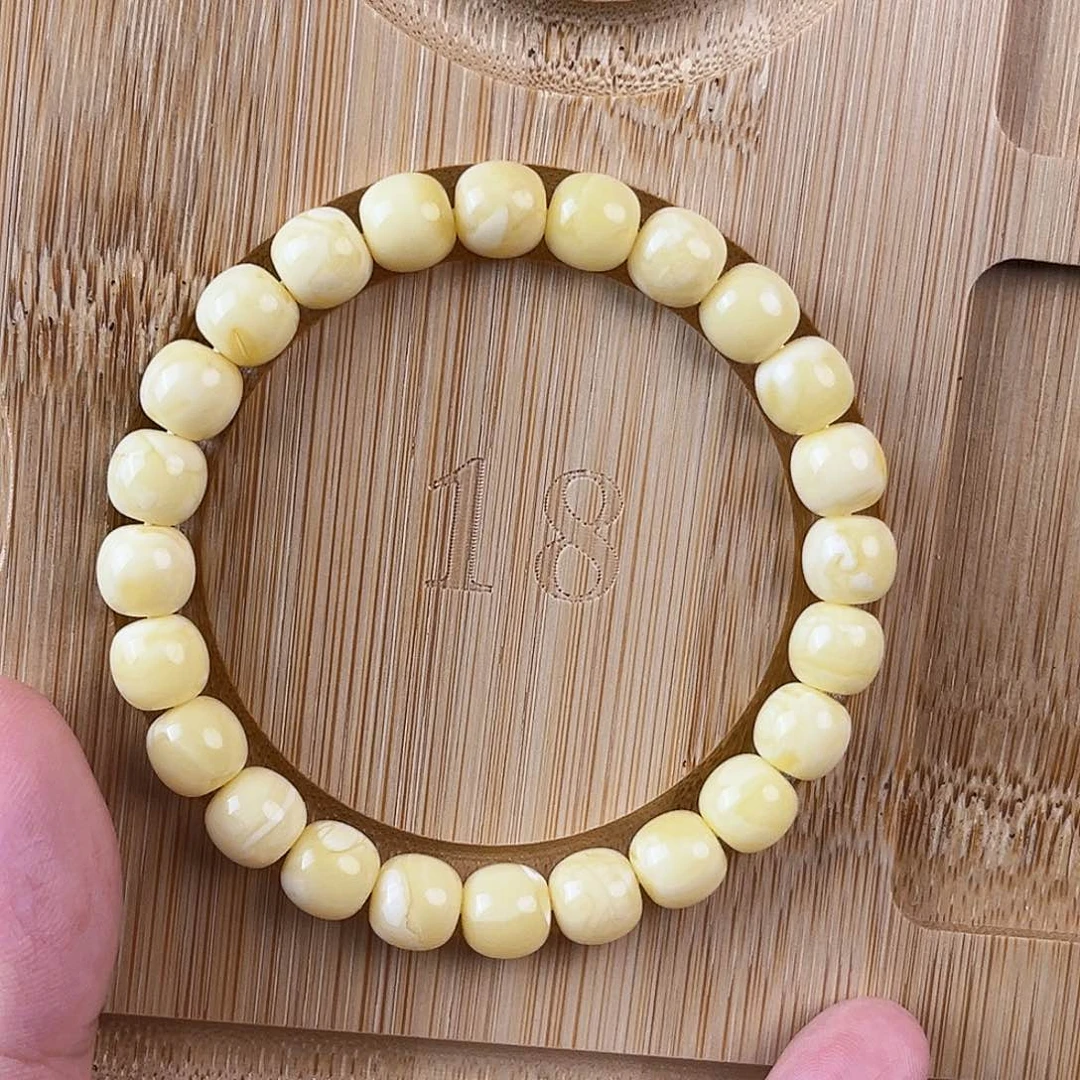 钢***儿未镶嵌琥珀珠宝奇石