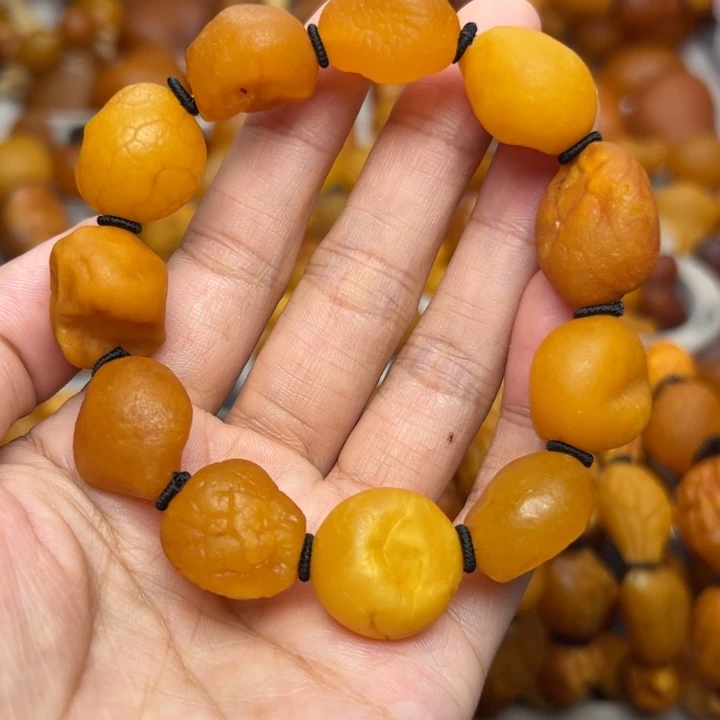 琥珀未镶嵌颈饰天然蜜蜡