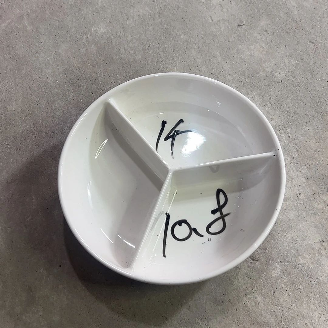 白色三格分餐盘1个