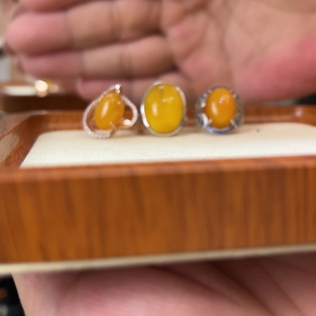 琥珀珠宝奇石未镶嵌多样性发其一