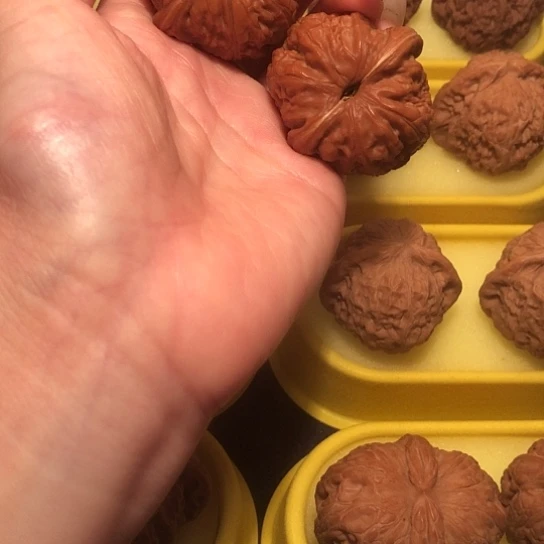 方***正吊坠文玩核桃手把件