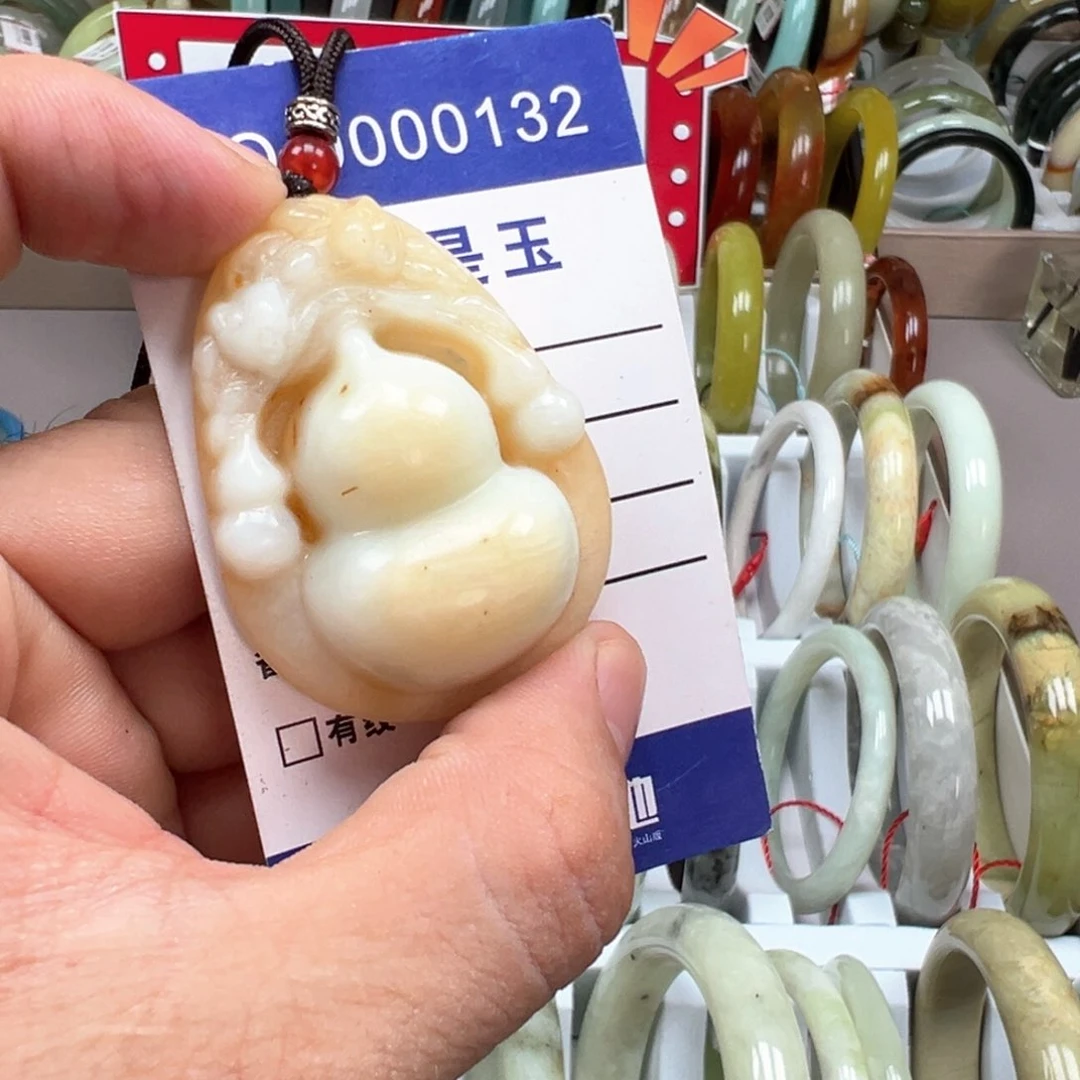 未镶嵌蛇纹石玉颈饰