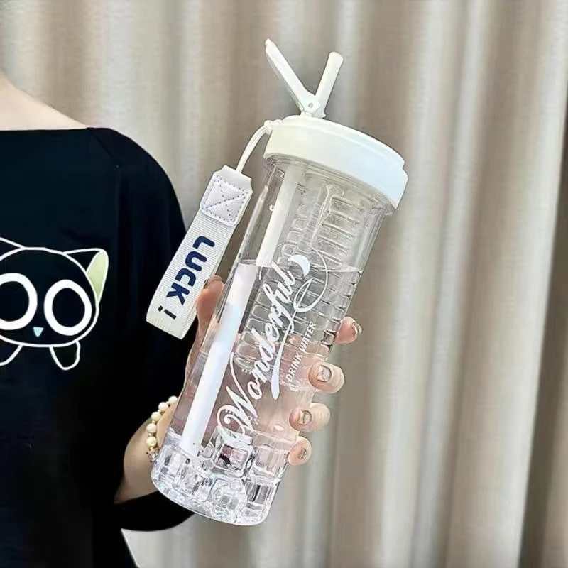 简约风720ml白色塑料吸管便携杯