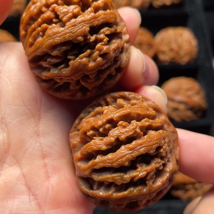 文玩核桃把件秦岭山脉核桃