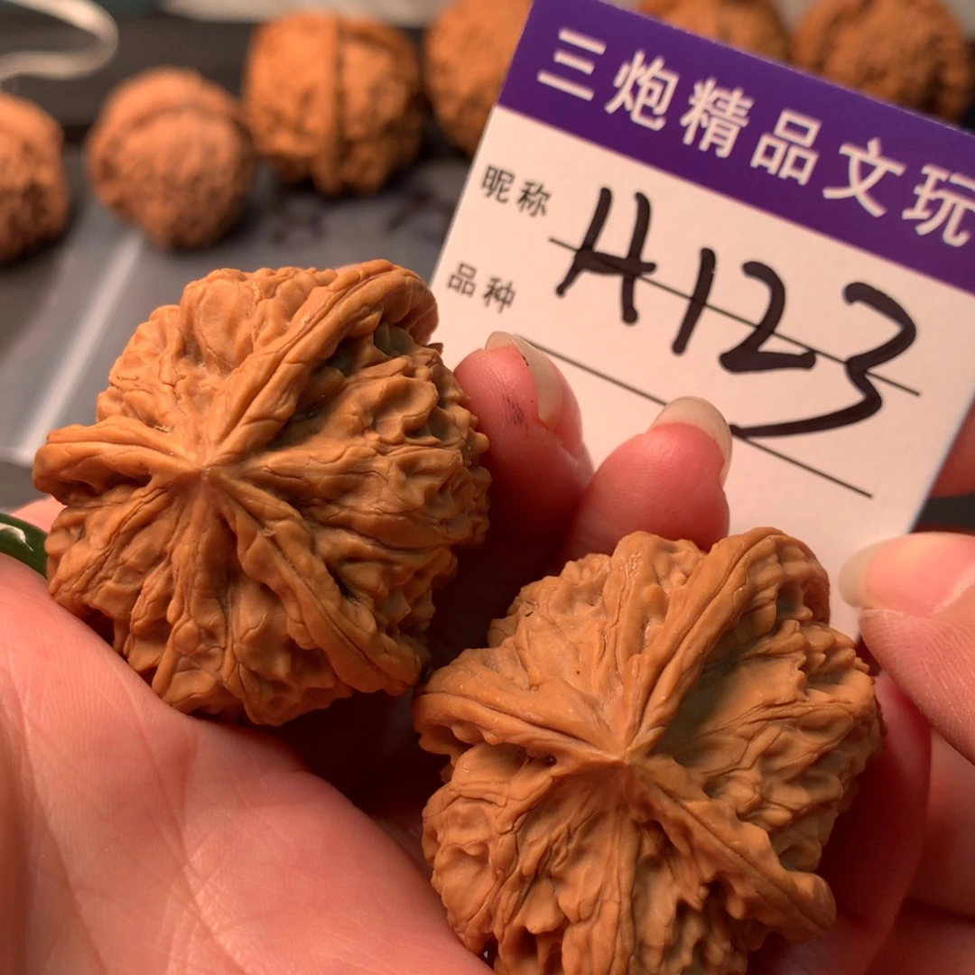吊坠文玩核桃三楞