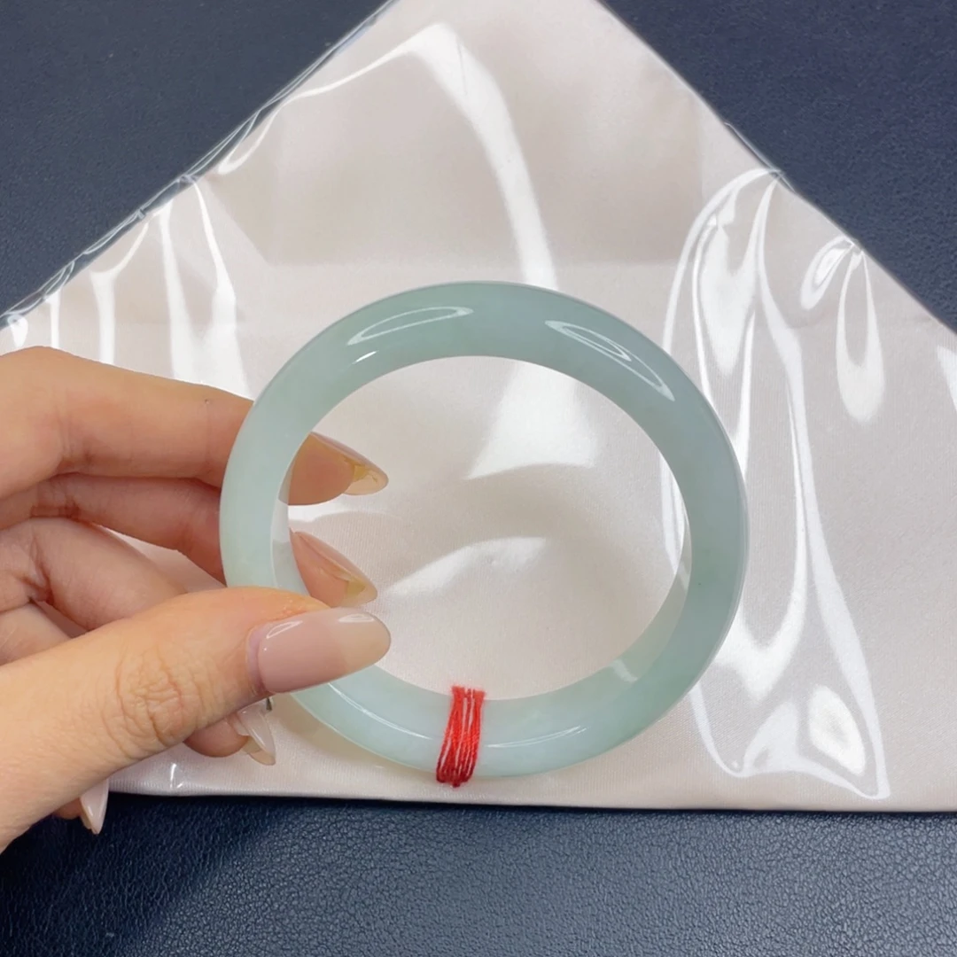 舍***得翡翠未镶嵌手镯翡翠