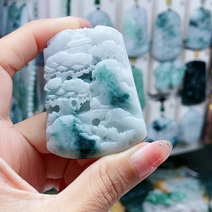 颈饰足铂镶嵌翡翠翡翠