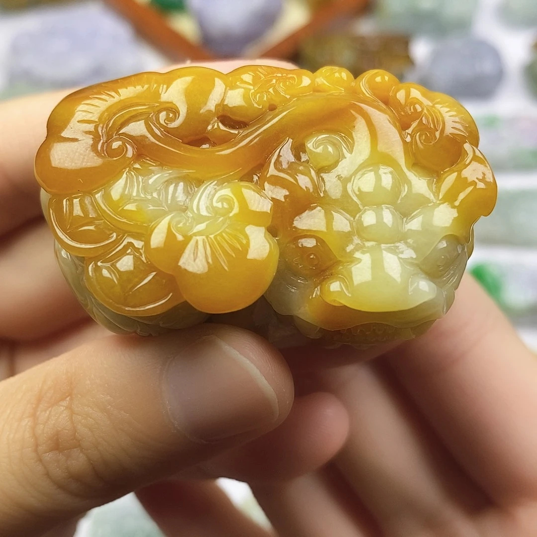 颈饰未镶嵌翡翠貔貅