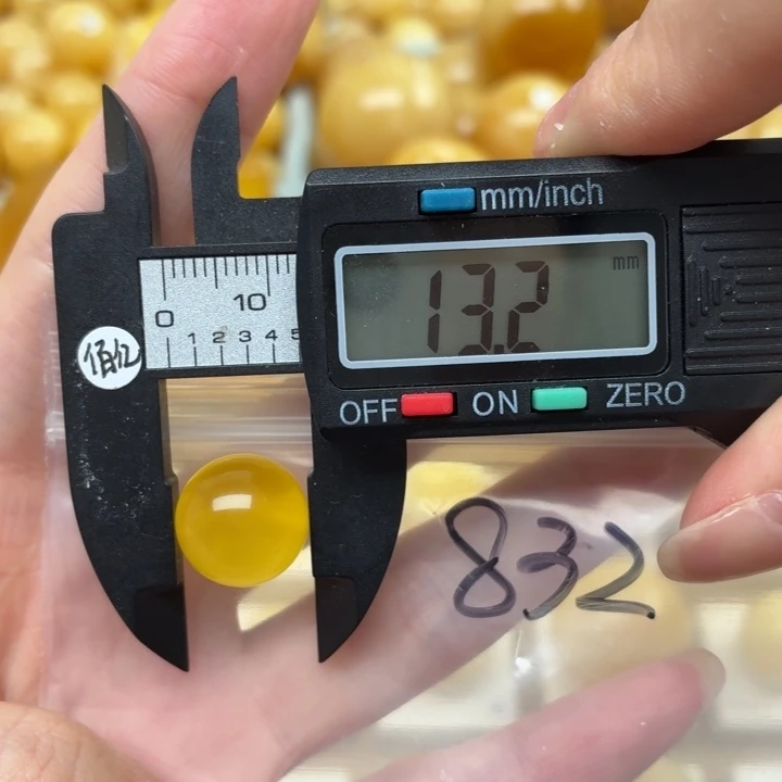 未镶嵌蜜蜡裸石?**?蜜蜡