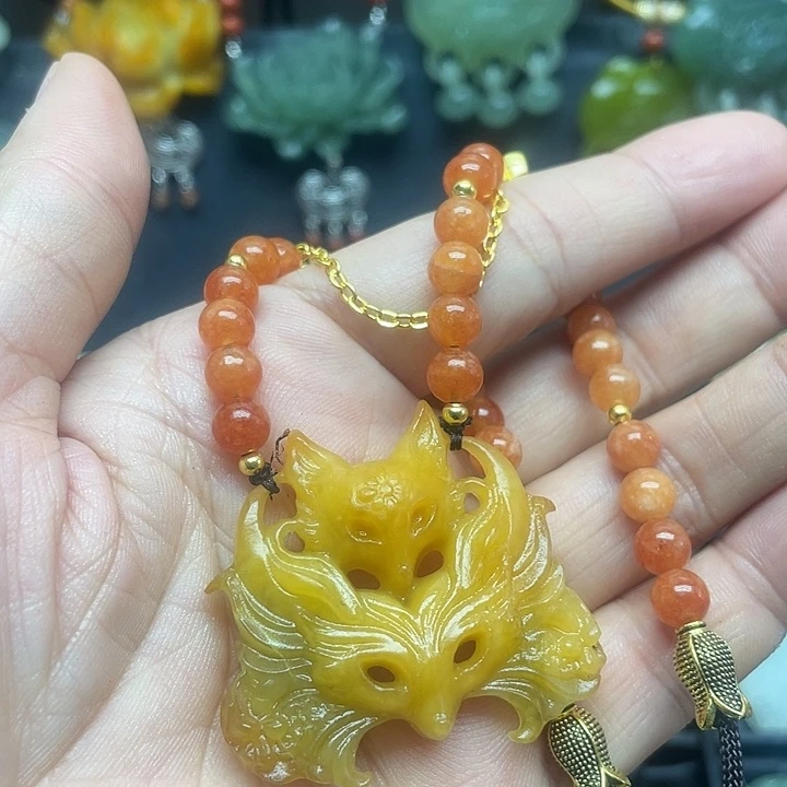 未镶嵌蛇纹石玉颈饰