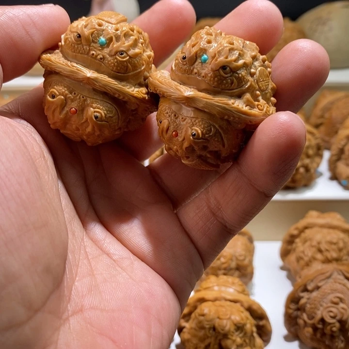 *****文玩核桃把件纯手工雕刻文玩核桃