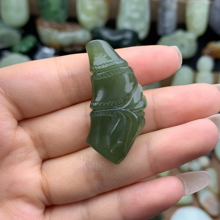 和田玉未镶嵌挂件