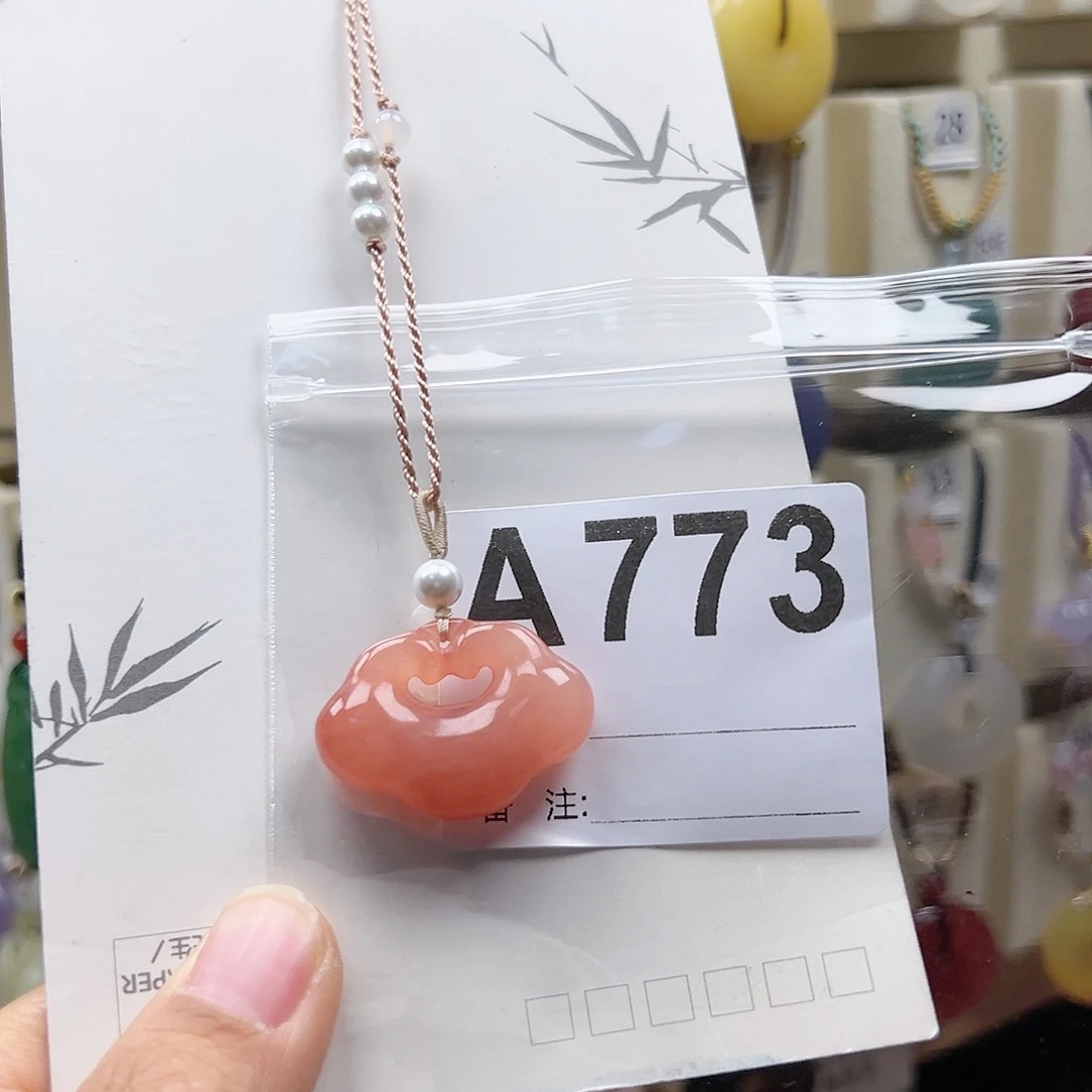 石英质玉颈饰合金?***瓜