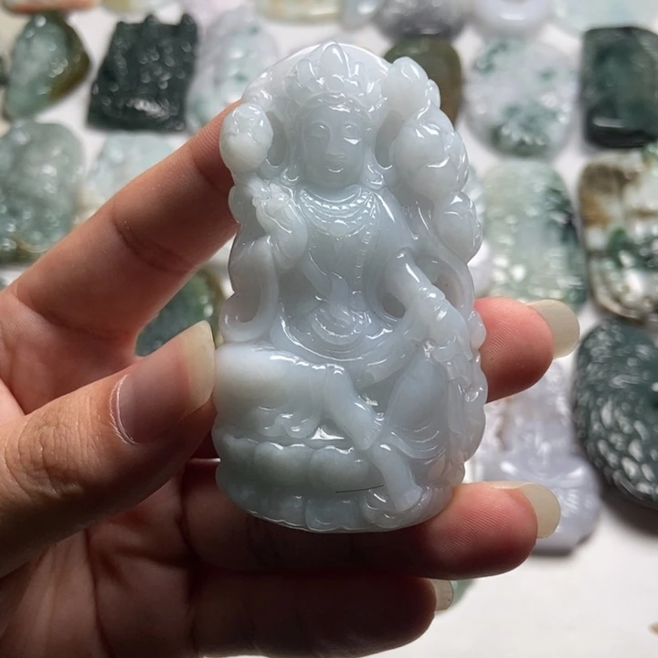 翡翠未镶嵌颈饰观音47