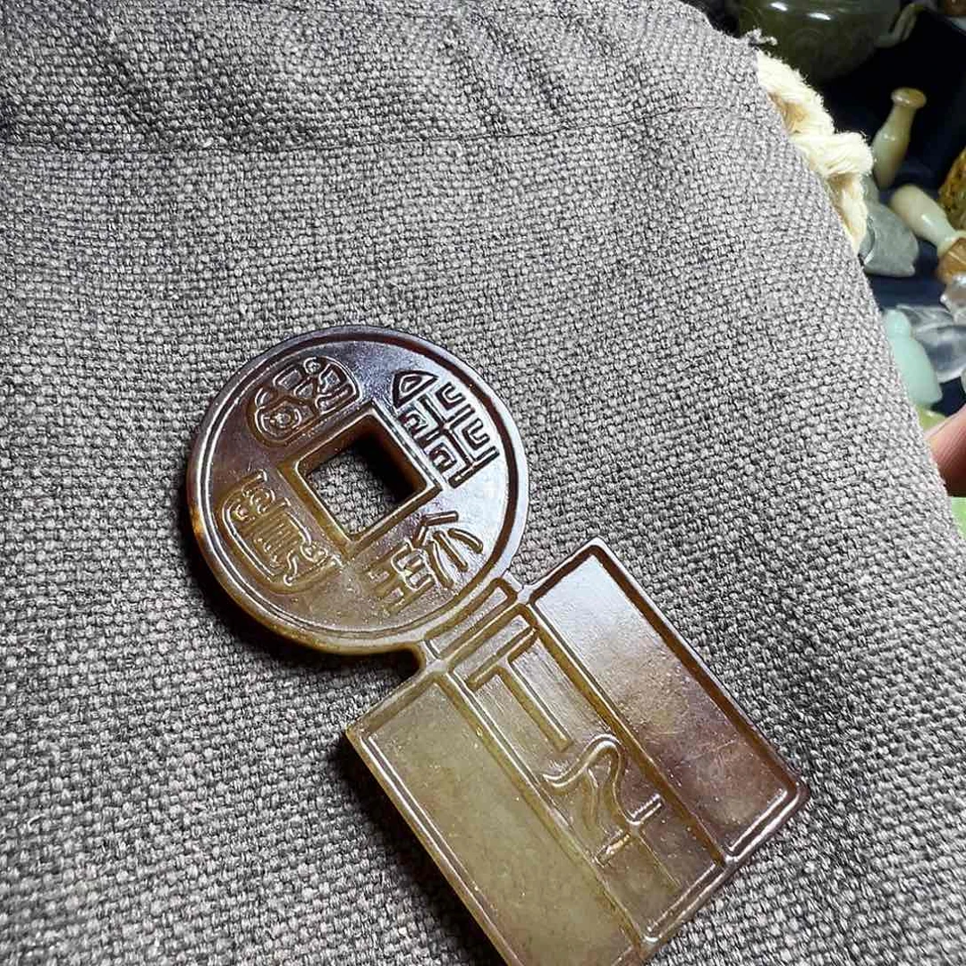 嗡***吽和田玉（糖玉）未镶嵌挂件